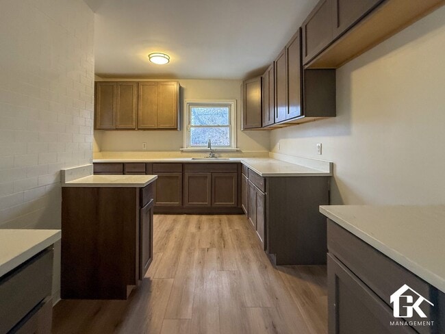 Building Photo - Fully remodeled 3 Bed 2.5 Bath
