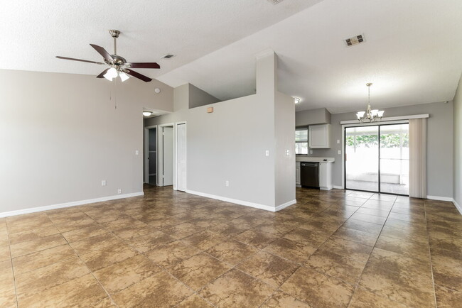 Building Photo - 637 Baldwin Dr