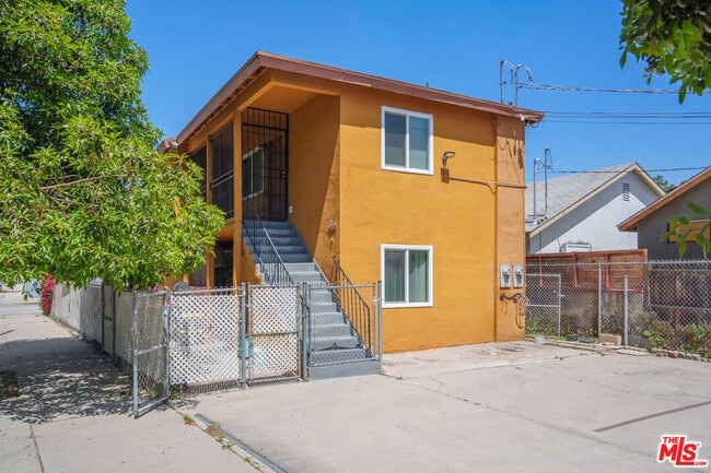 Building Photo - 1361 Riverside Dr