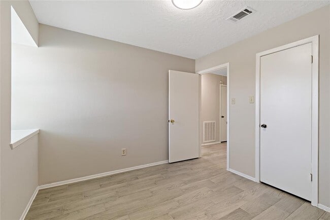Building Photo - 7402 Shoshone Dr