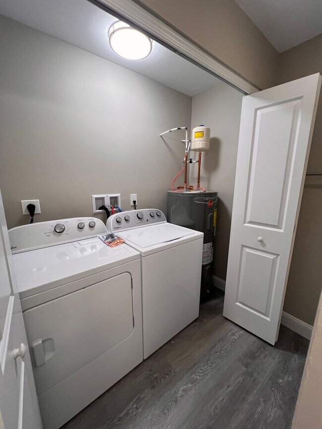 Building Photo - Brand New 3 bedroom Apartment ready for im...