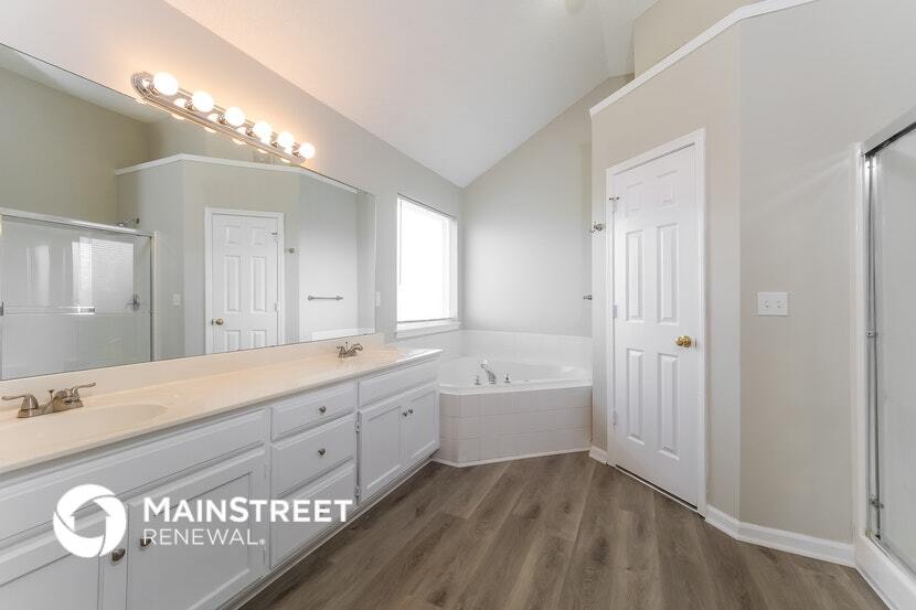 Building Photo - 18417 Spruce St