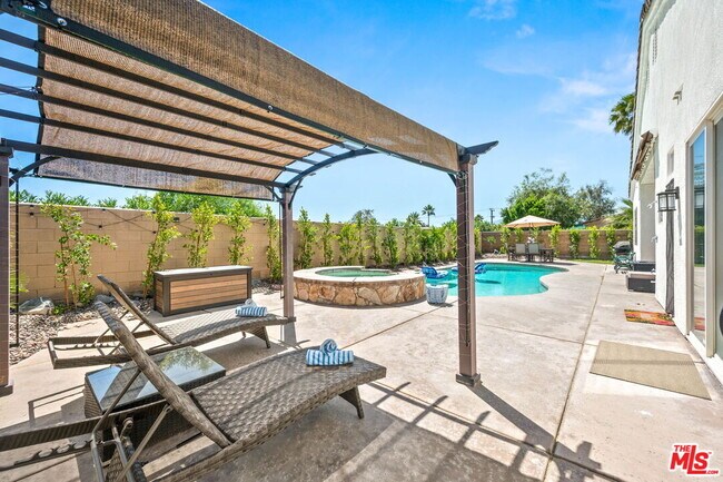 Building Photo - 3260 N Avenida San Gabriel Rd