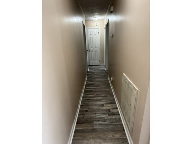 Building Photo - 629 Torhunta Dr