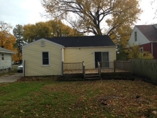 Building Photo - 3-Bedroom Home with White Picket Fence - East Side
