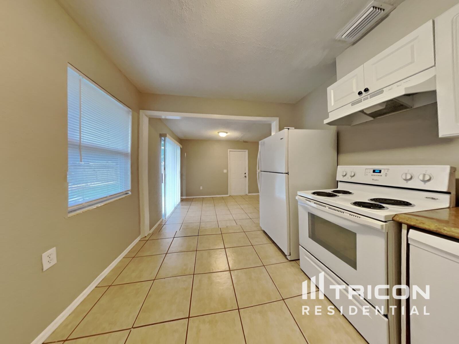 Building Photo - 5025 33rd Terrace N