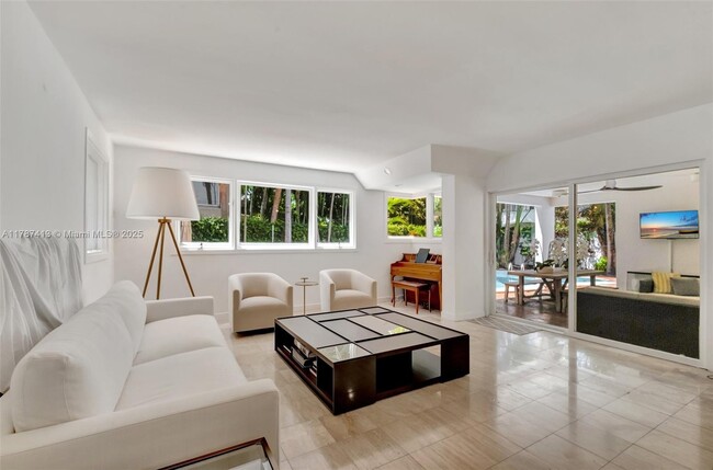 Building Photo - 4410 Brighton Pl