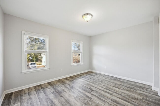 Building Photo - 3 Bed 1.5 Bath Twin in West Chester Borough!