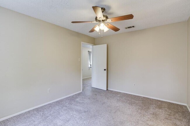 Building Photo - 11227 Henge Dr