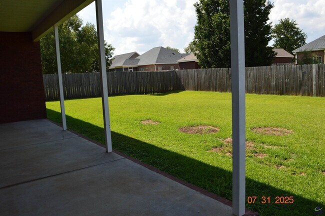 Building Photo - 206 Arelia Dr