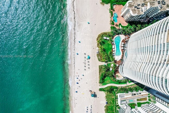 Building Photo - 15701 Collins Ave