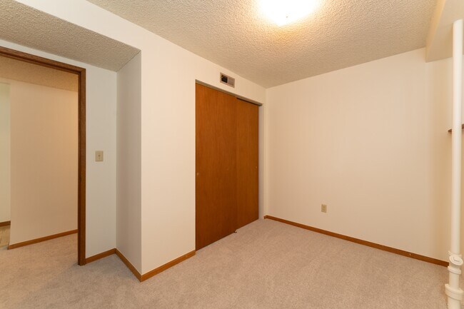 Building Photo - 12647 SE 54th St