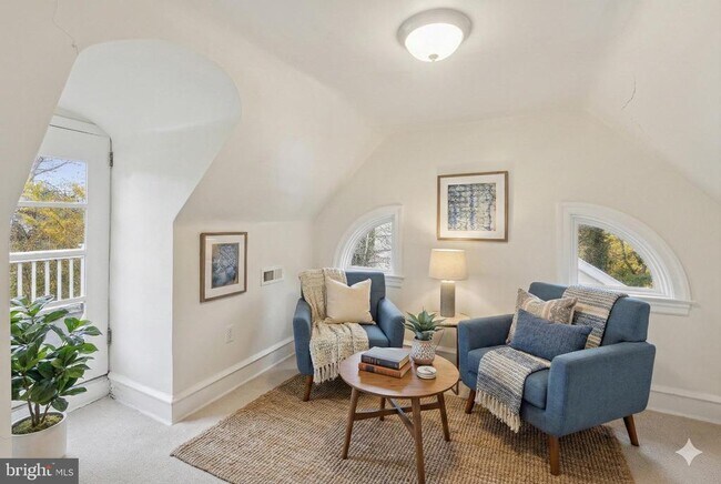 Building Photo - 62 W Lodges Ln