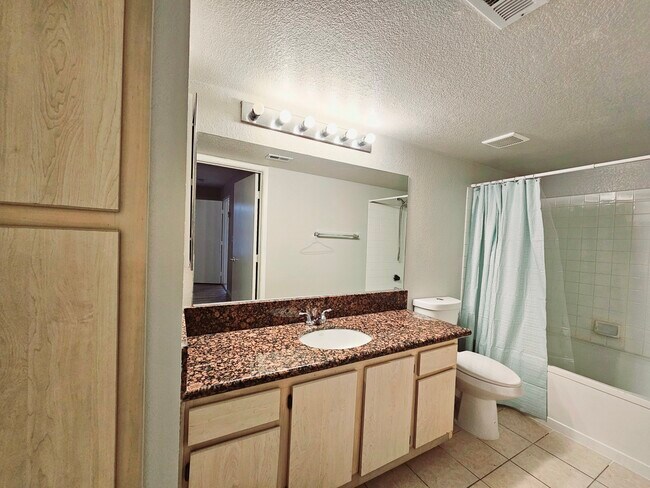 Building Photo - 8101 W Flamingo Rd