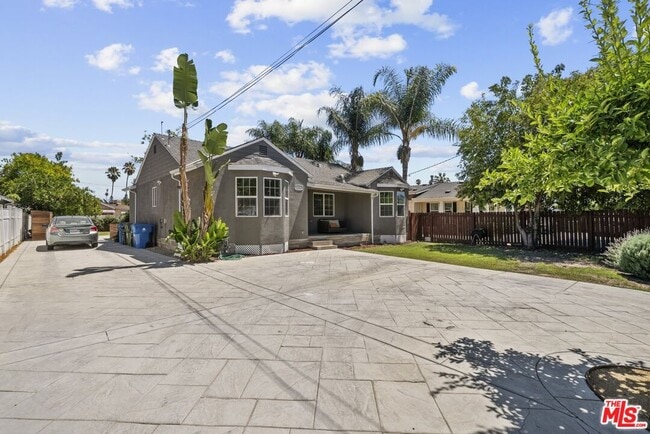 Building Photo - 6712 Cedros Ave