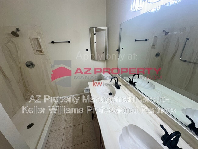 Building Photo - 18841 N Palomar Dr