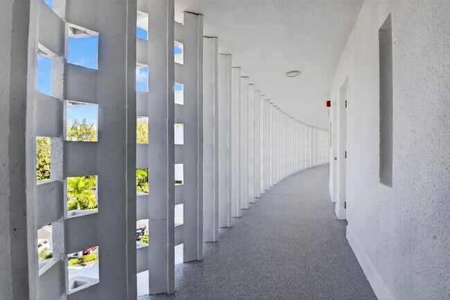 Building Photo - 2780 S Ocean Blvd