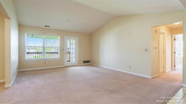 Building Photo - 1328 Heatherwood Ln