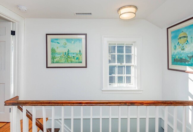 Building Photo - 19 Concord St