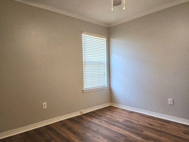 Building Photo - Adorable back yard in Gulf Shores - 3/2