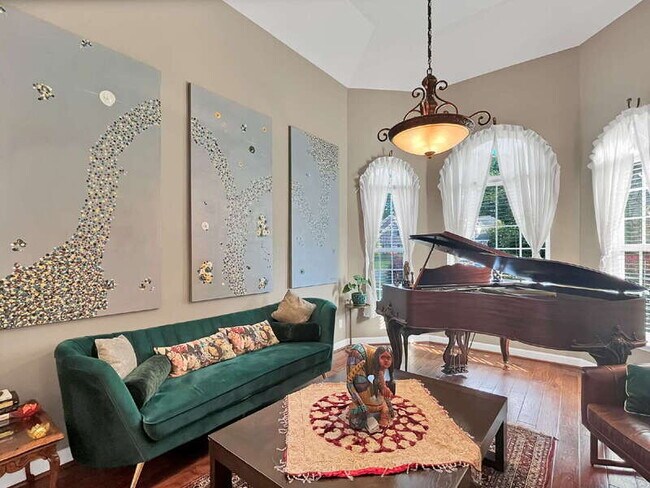 Building Photo - 663 Wyndham Way