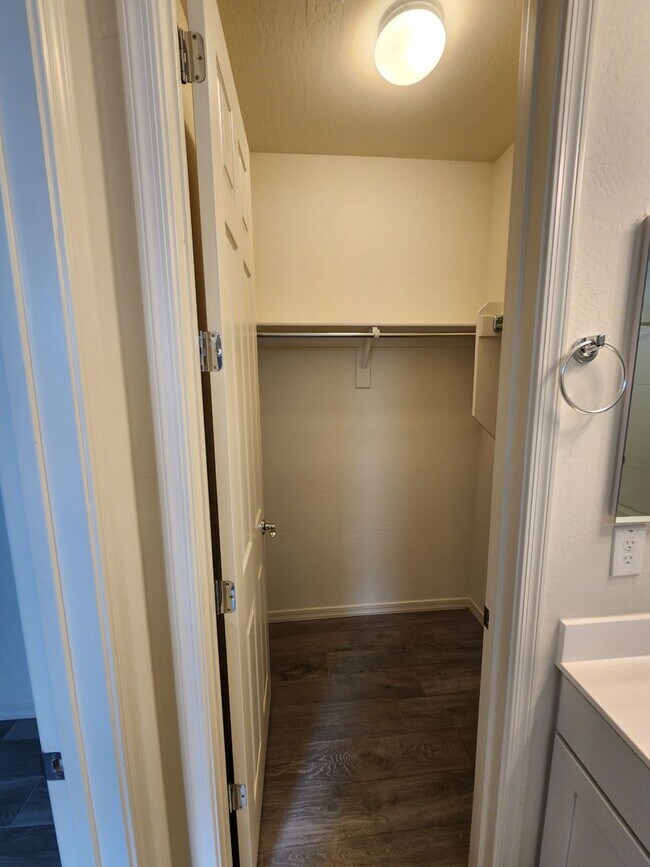 Building Photo - ALORAVITA 4 Bedroom 3.5 Bath