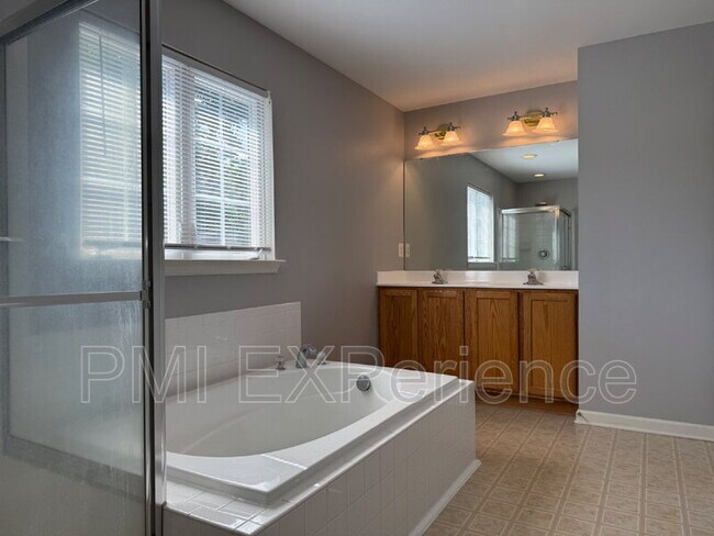 Building Photo - 3526 Halford St