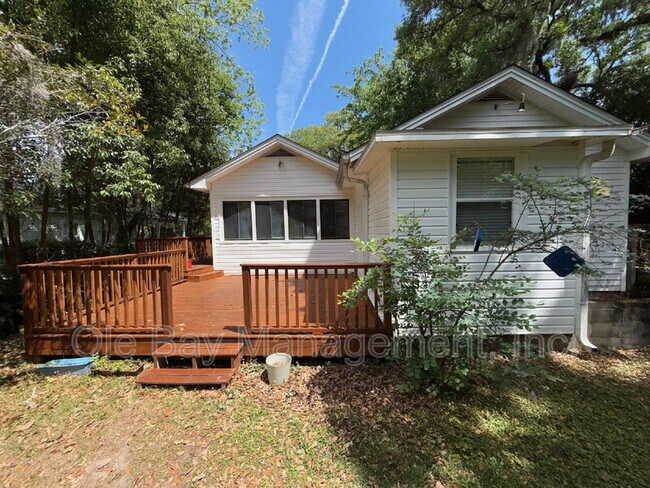 Building Photo - 305 Chidester Ave