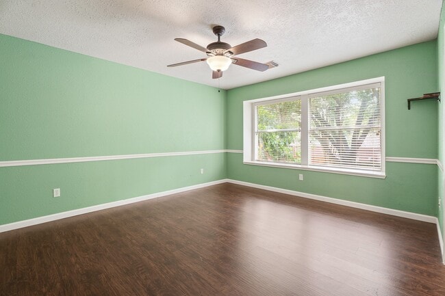 Building Photo - 14310 Sun Harbor Dr