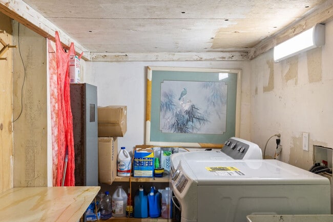 Building Photo - 2216 18th Ave