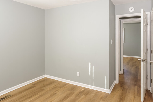 Building Photo - 2105 Medaris Rd NW