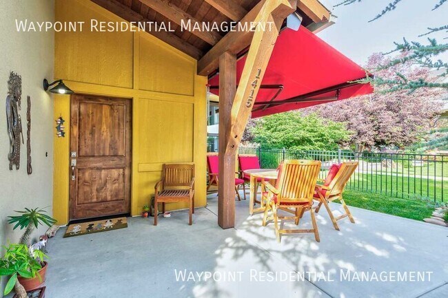 Building Photo - 1415 E Lone Creek Dr