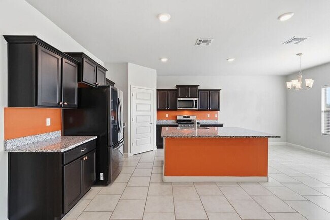 Building Photo - 17985 S Whispering Glen Path