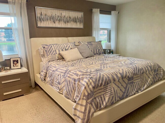 Building Photo - 9709 Shadybrook Dr