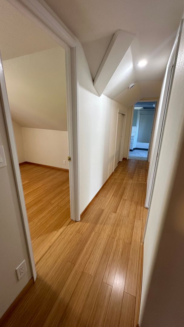 Building Photo - 4bd 2 bath Home in Westmoreland, Portland:...