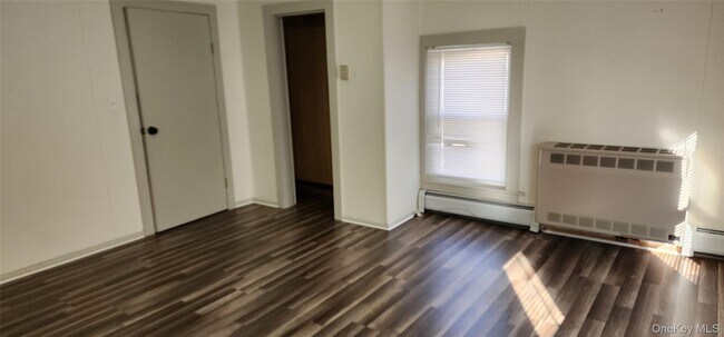 Building Photo - 6 Lower Brook Rd