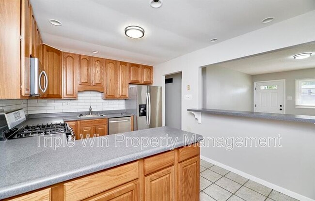 Building Photo - 10531 Fabick Dr