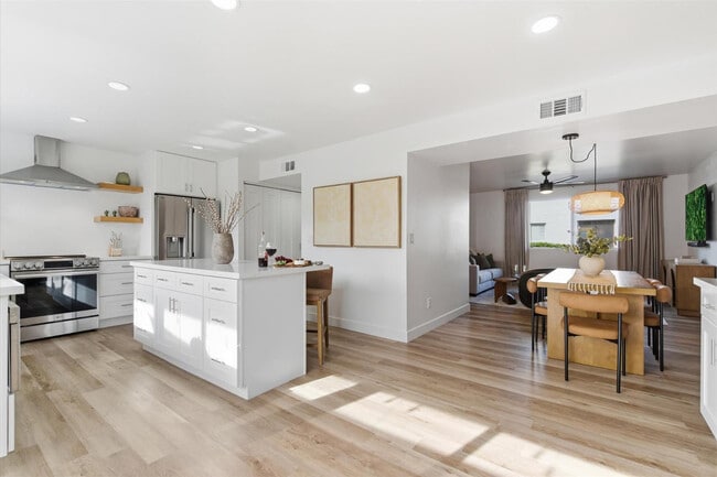 Building Photo - 4308 N Parkway Ave