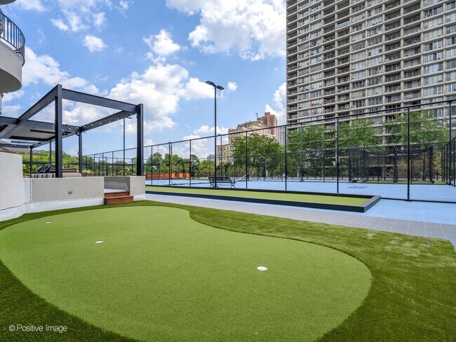 Building Photo - 2020 N Lincoln Park W