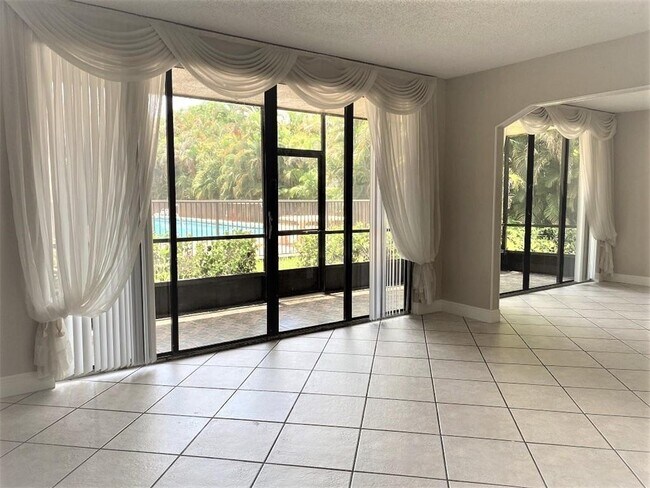 Building Photo - 2500 Coral Springs Dr