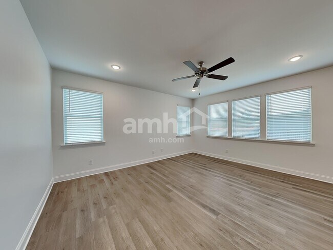 Building Photo - 408 Pointe Dr