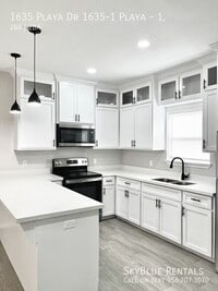 Building Photo - 1635 Playa Dr