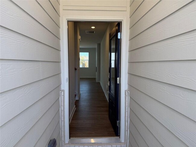 Building Photo - 7253 Mulberry St