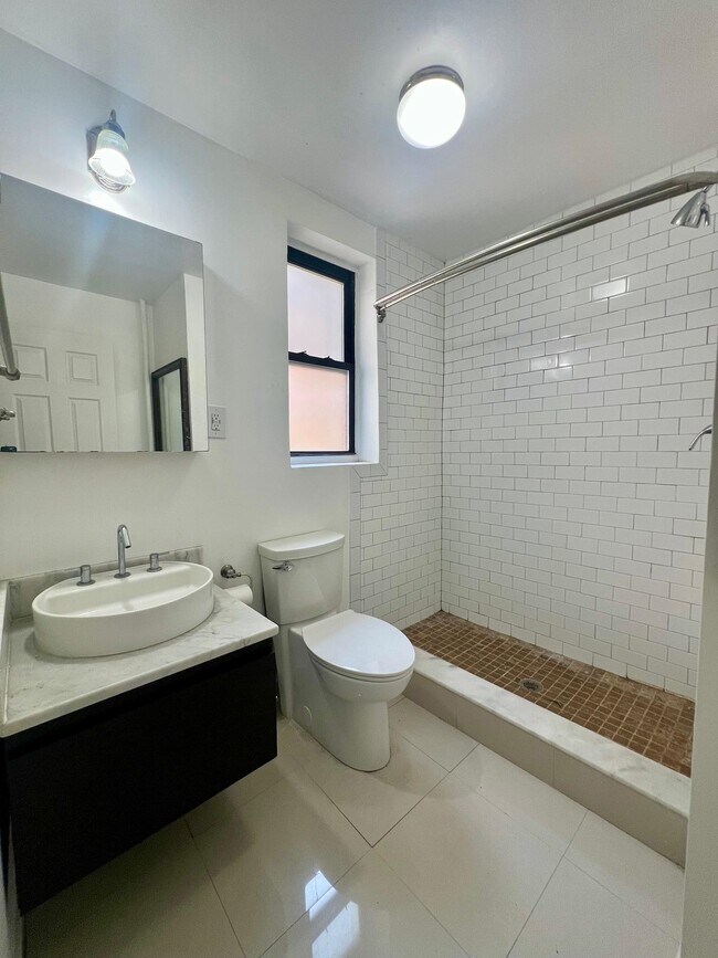 Building Photo - 435 79th St
