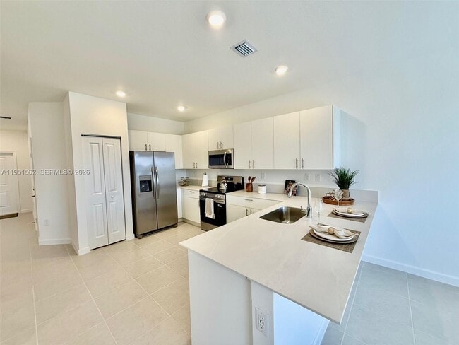 Building Photo - 2767 SE 25th Ave