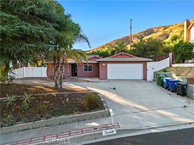 Building Photo - 10685 Ledeen Dr