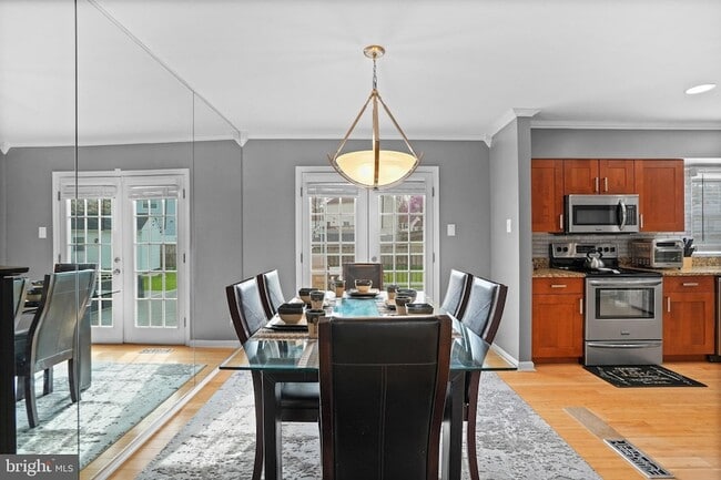 Building Photo - 2712 Advent Ct S