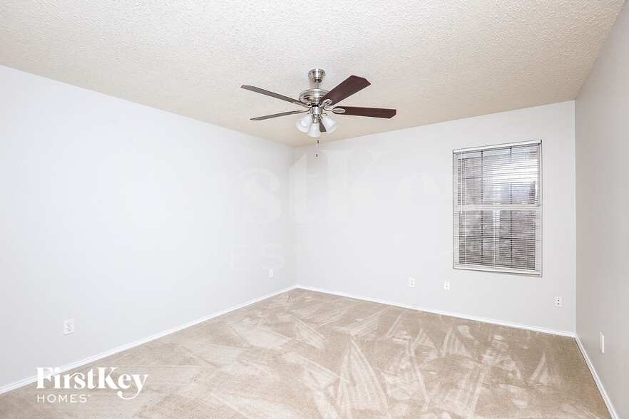 Building Photo - 8771 Cove Meadow Ln