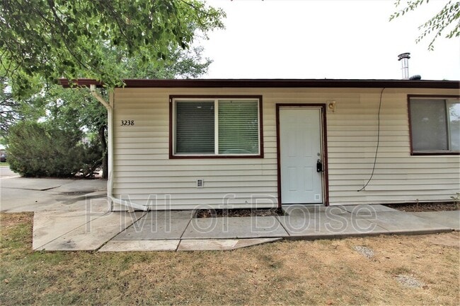 Building Photo - 3238 W Malad St