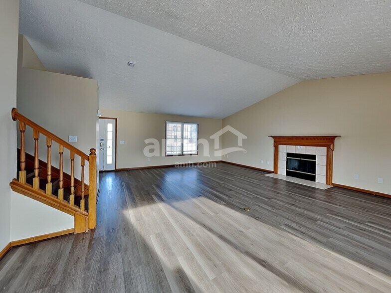 Building Photo - 1163 Tarragon Dr